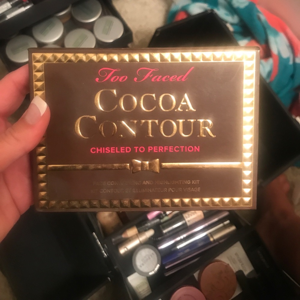 Too faced cocoa contour