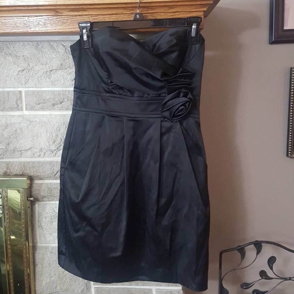 Black strapless dress