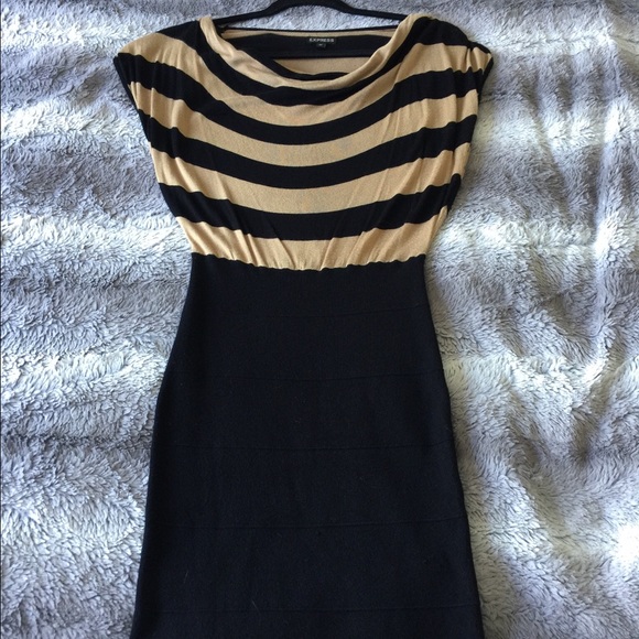 ✨Express Crowl Neck Dress - Picture 1 of 5