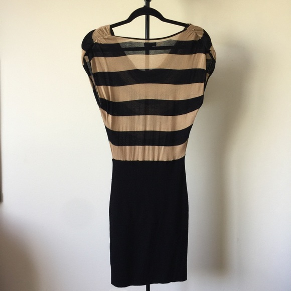 ✨Express Crowl Neck Dress - Picture 4 of 5