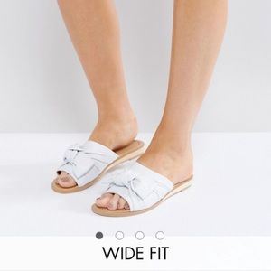 NWOT ASOS Park Lane Bow Slides - Wide Fit