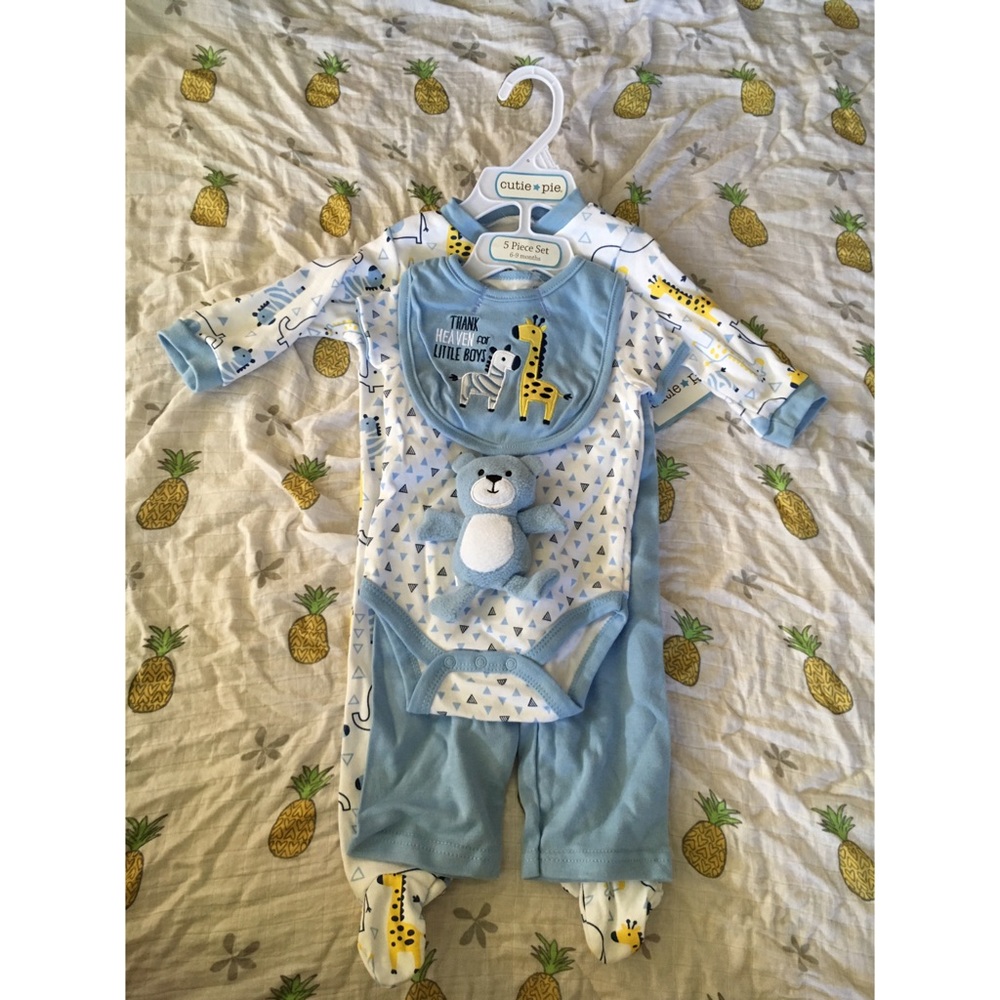 6-9 months clothes set