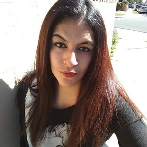 Meet your Posher, Desiree