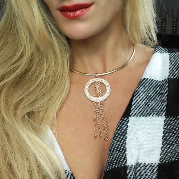 SASSY Jewelry - Gold toned choker with pendant