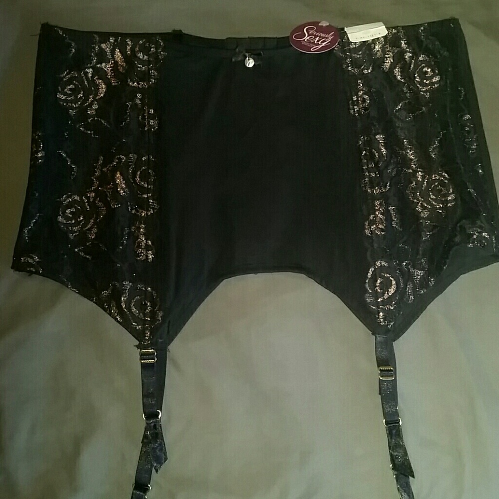 Cacique Black w/ Gold Floral Lace Garter Belt