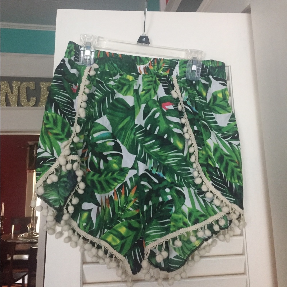 High waisted tropical pom-pom shorts