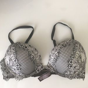 VICTORIAS SECRET BOMBSHELL BRA