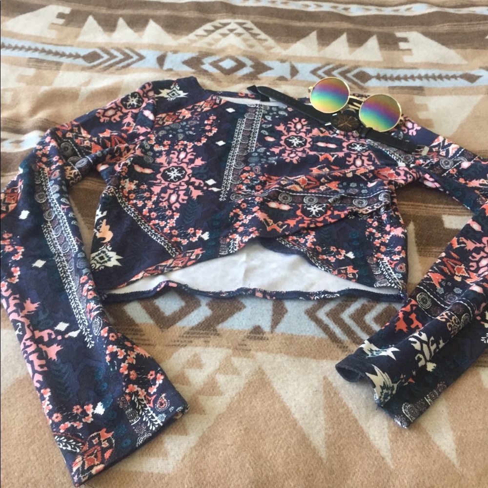 DIVIDED Multicolor Long Sleeve Crop Top