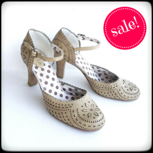 N.Y.L.A. vintage look ankle strap heels EUC