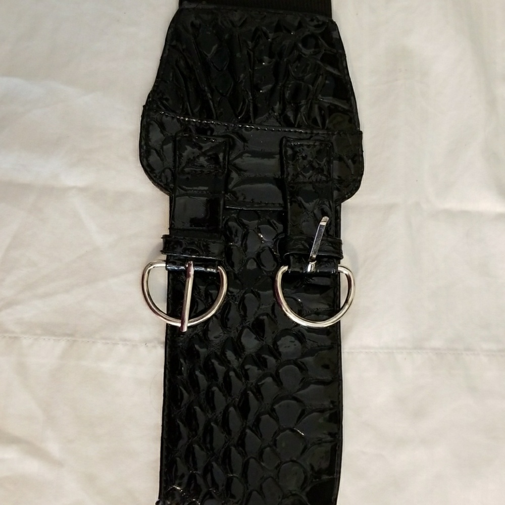 Double buckle belt