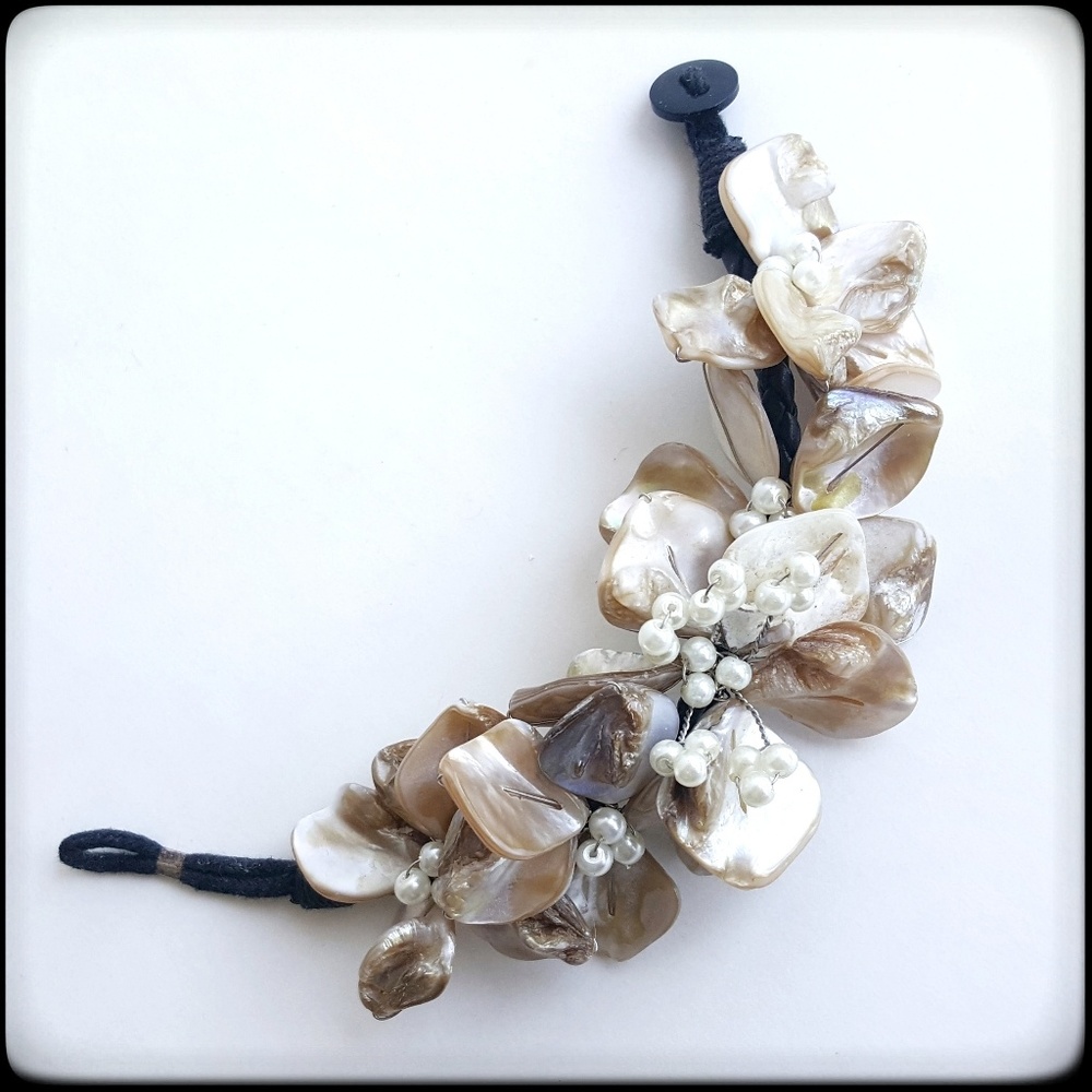 Freshwater pearl bracelet