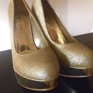 Cathy Jean Gold Pumps