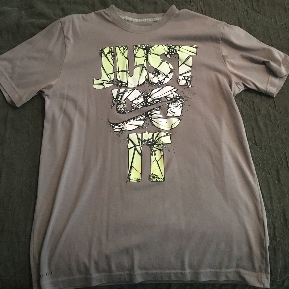 Men's Dri Fit Nike shirt
