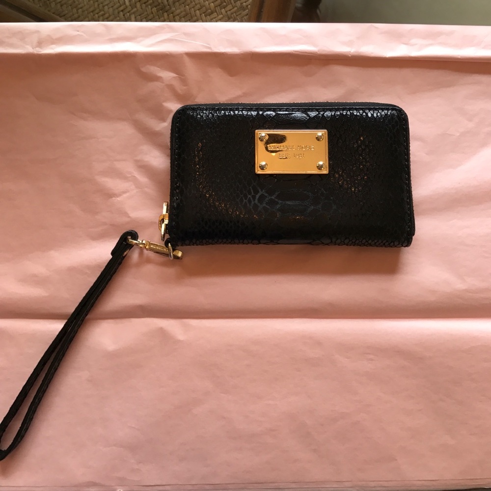 Michael Kors Black snake skin wristlet - Picture 1 of 7