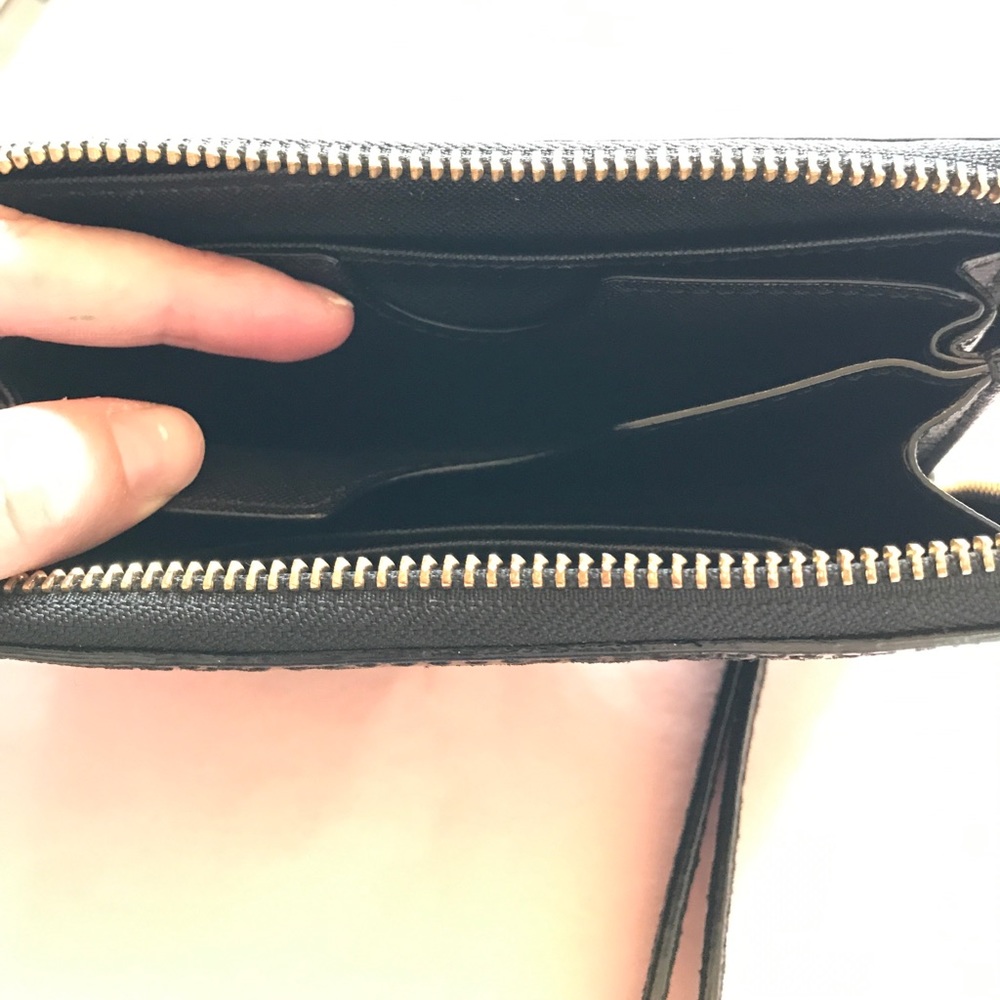 Michael Kors Black snake skin wristlet - Picture 4 of 7
