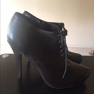 Brown booties / heels