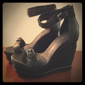 RUDSAK Black Leather Platform Wedge Sandal