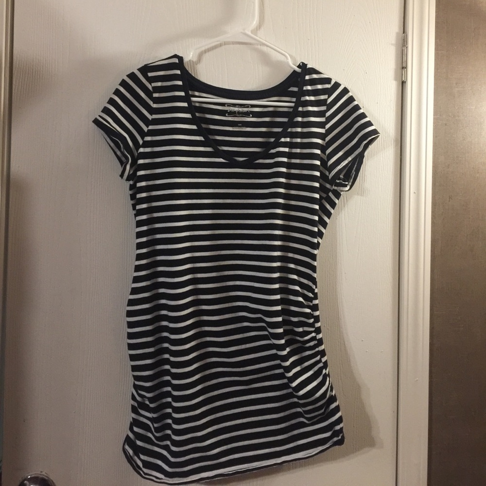 Medium 👚 motherhood maternity shirt