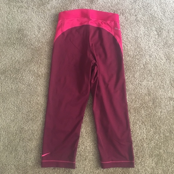 Nike Pro capris - Picture 2 of 3