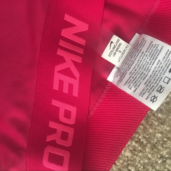 Nike Pro capris - Picture 3 of 3