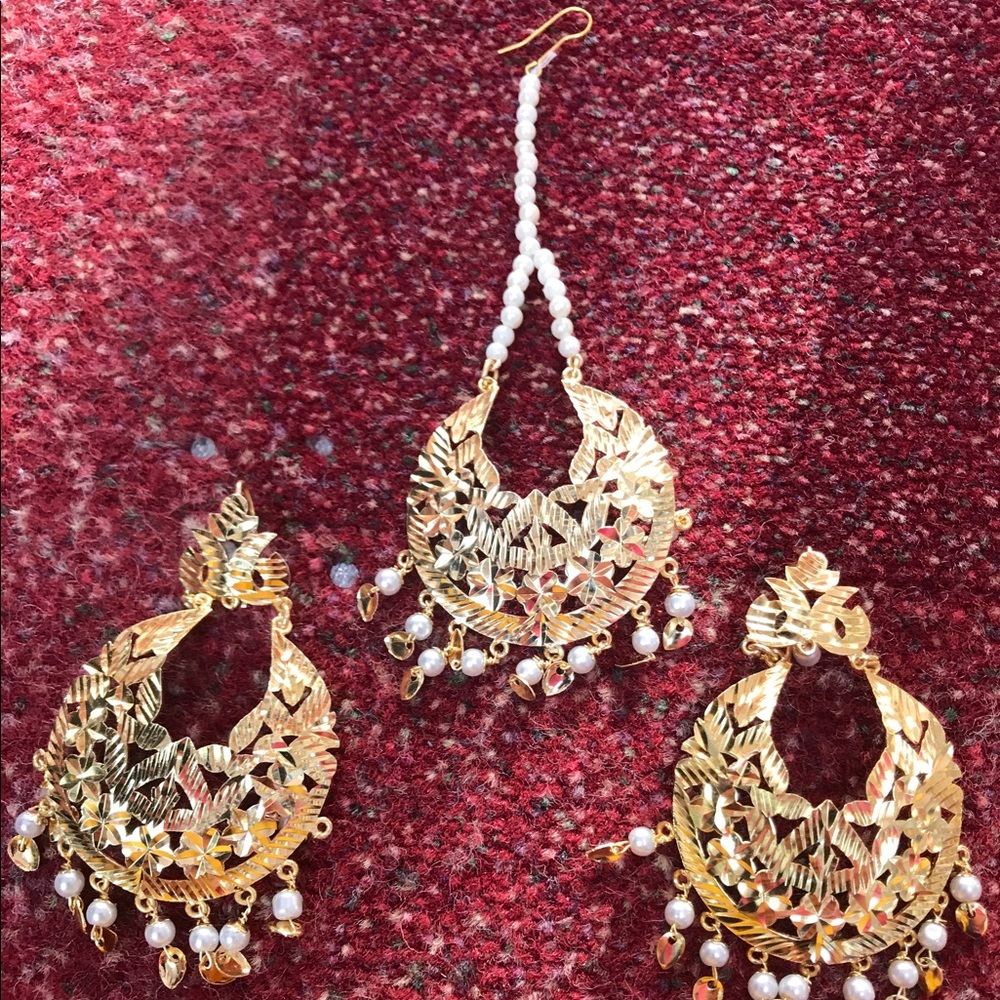 Earrings and Tikka Set