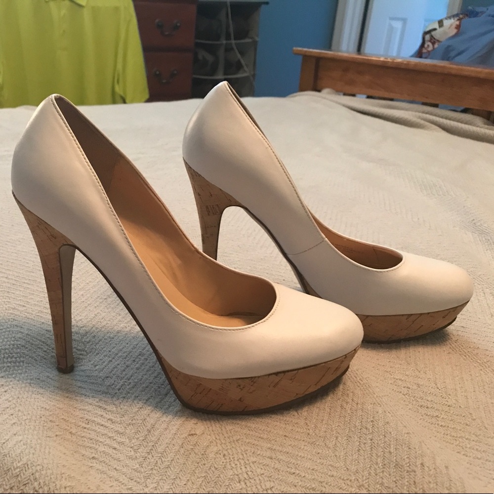 EUC Guess White Pump Wedges with Cork Bottoms 7.5