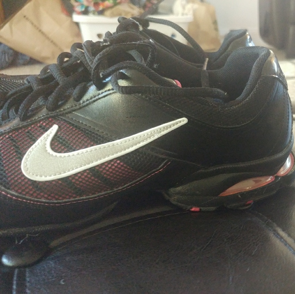 Nike womens shoes size 9 1/2