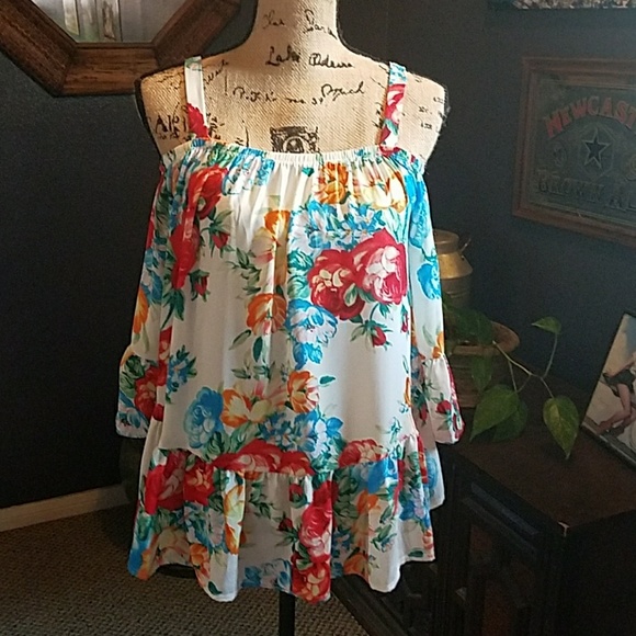 Floral Cold Shoulder Sleeveless Blouse - Picture 5 of 7