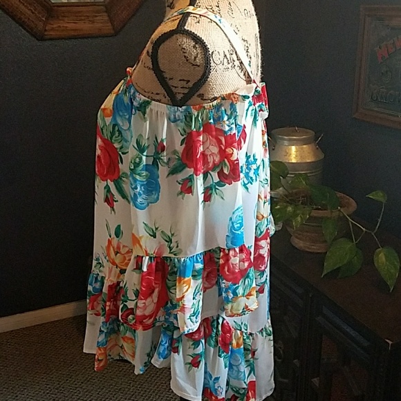 Floral Cold Shoulder Sleeveless Blouse - Picture 6 of 7