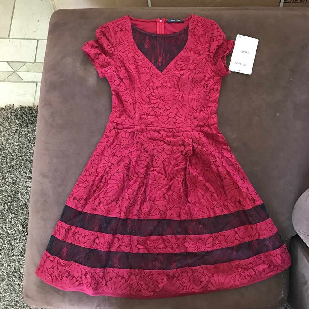 Women's small maroon beautiful dress