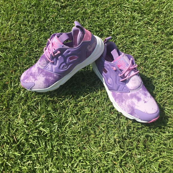 Reebok Shoes - 💜💞REEBOK CLASSIC TIEDYE SHOES 💞💜