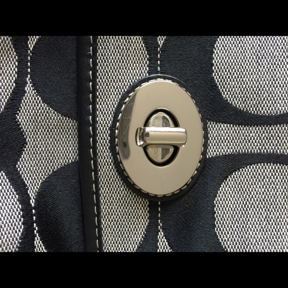 ✨Coach Canvas Satchel with original black "C" - Picture 5 of 6