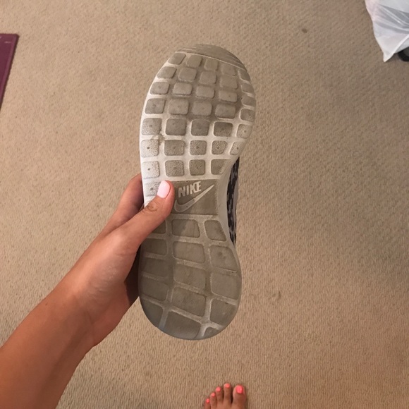 Leopard Nike Roshes - Picture 4 of 4