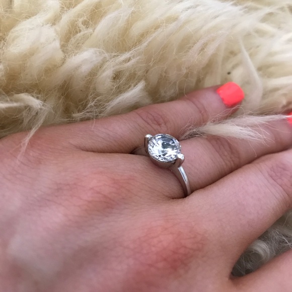 Ring 💍 - Picture 2 of 2