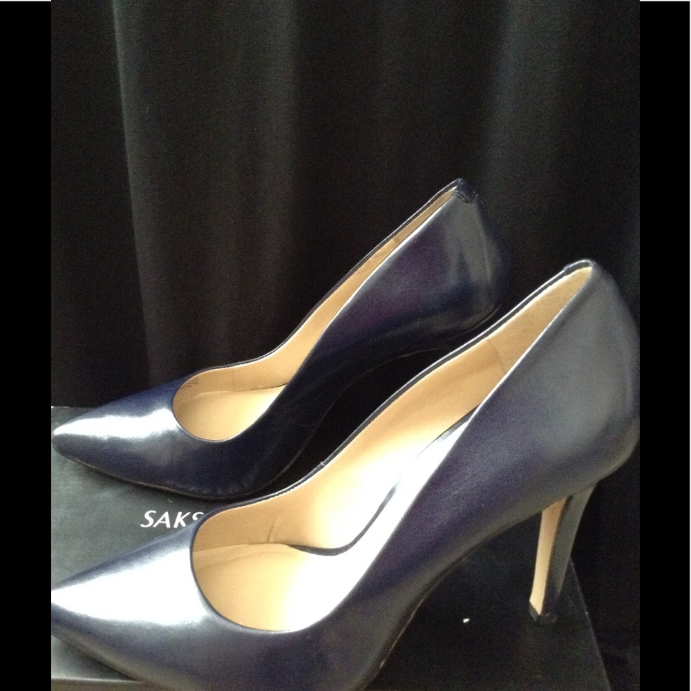 Saks Navy 7.5 Leather Pumps