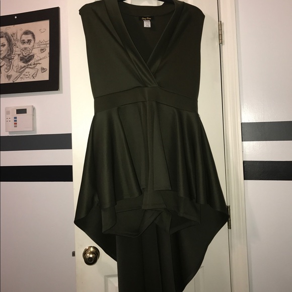 Olive green romper🙌🏽💚✨ - Picture 2 of 4