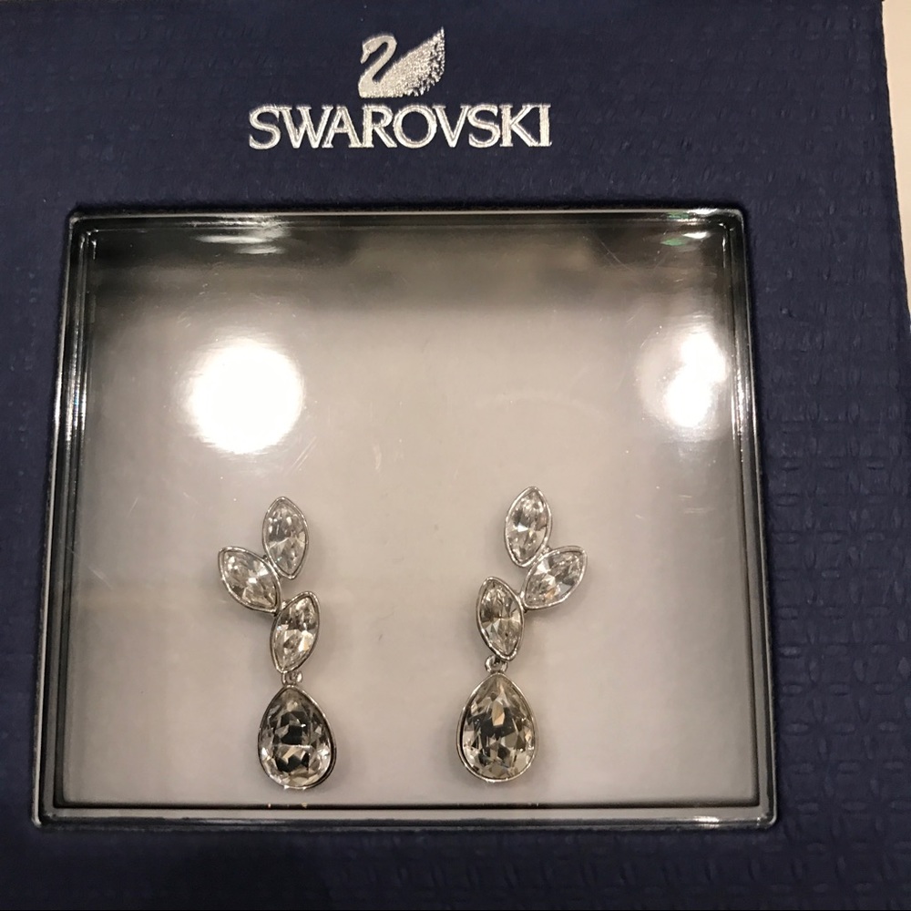 💐. SALE!  Swarovski crystal earrings