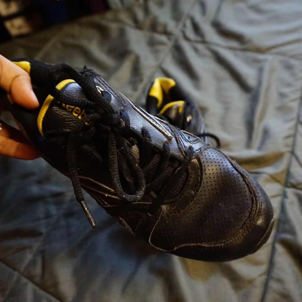 Running Sneakers - Picture 3 of 5