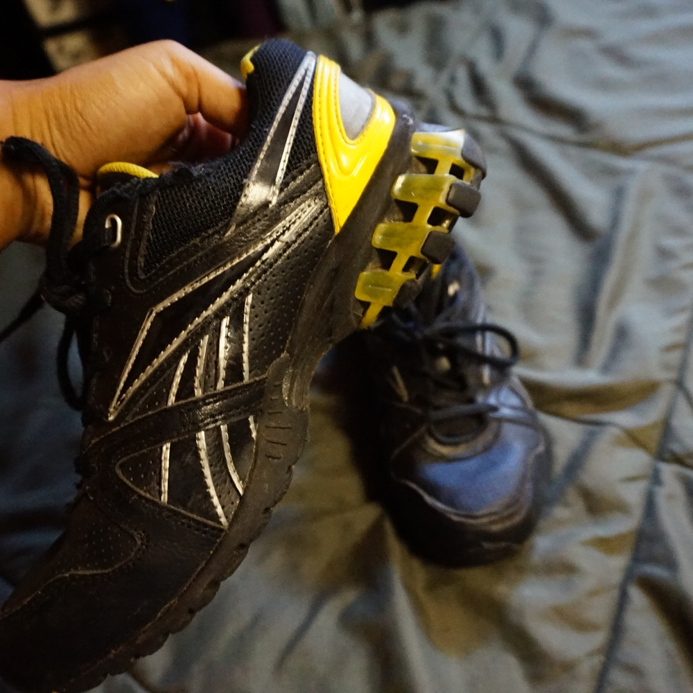 Running Sneakers - Picture 5 of 5
