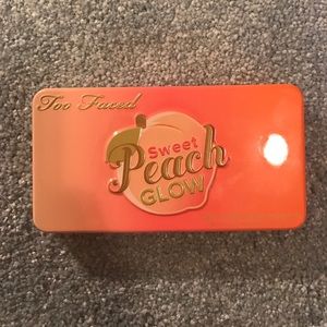 Too faced sweet peach highlighting trio