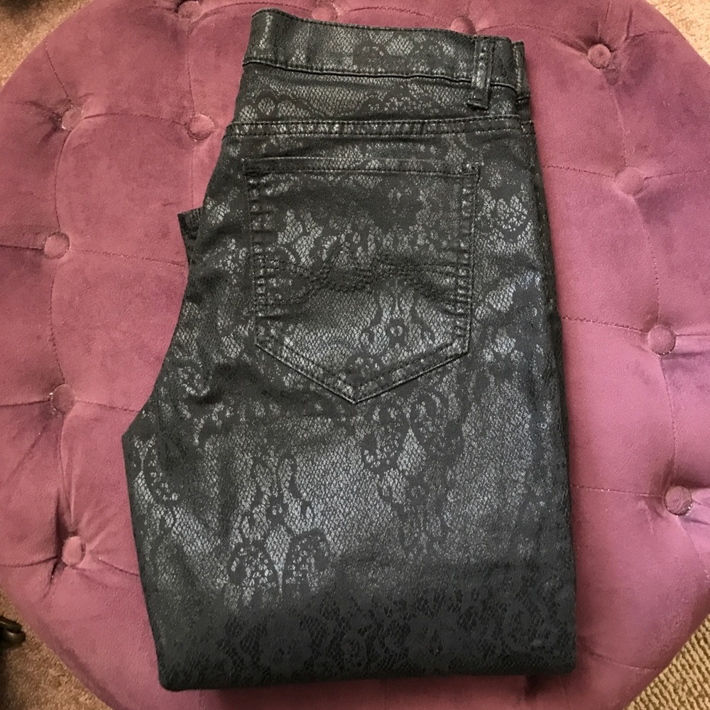 Jean cut black pants