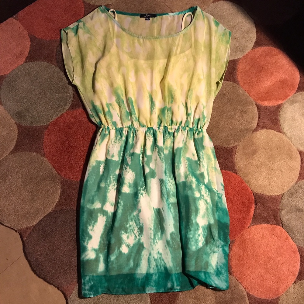 Soprano dress size s super cute for summer !!!