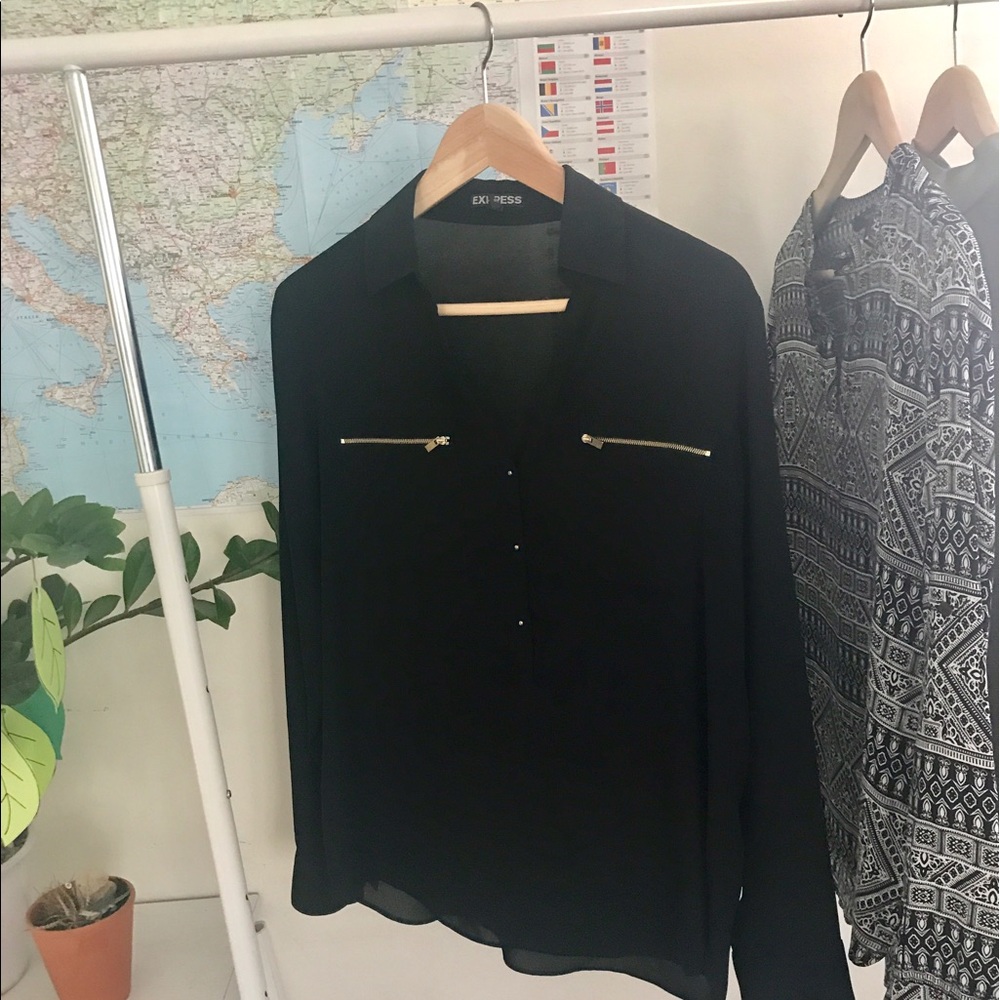 Black Express blouse NWT