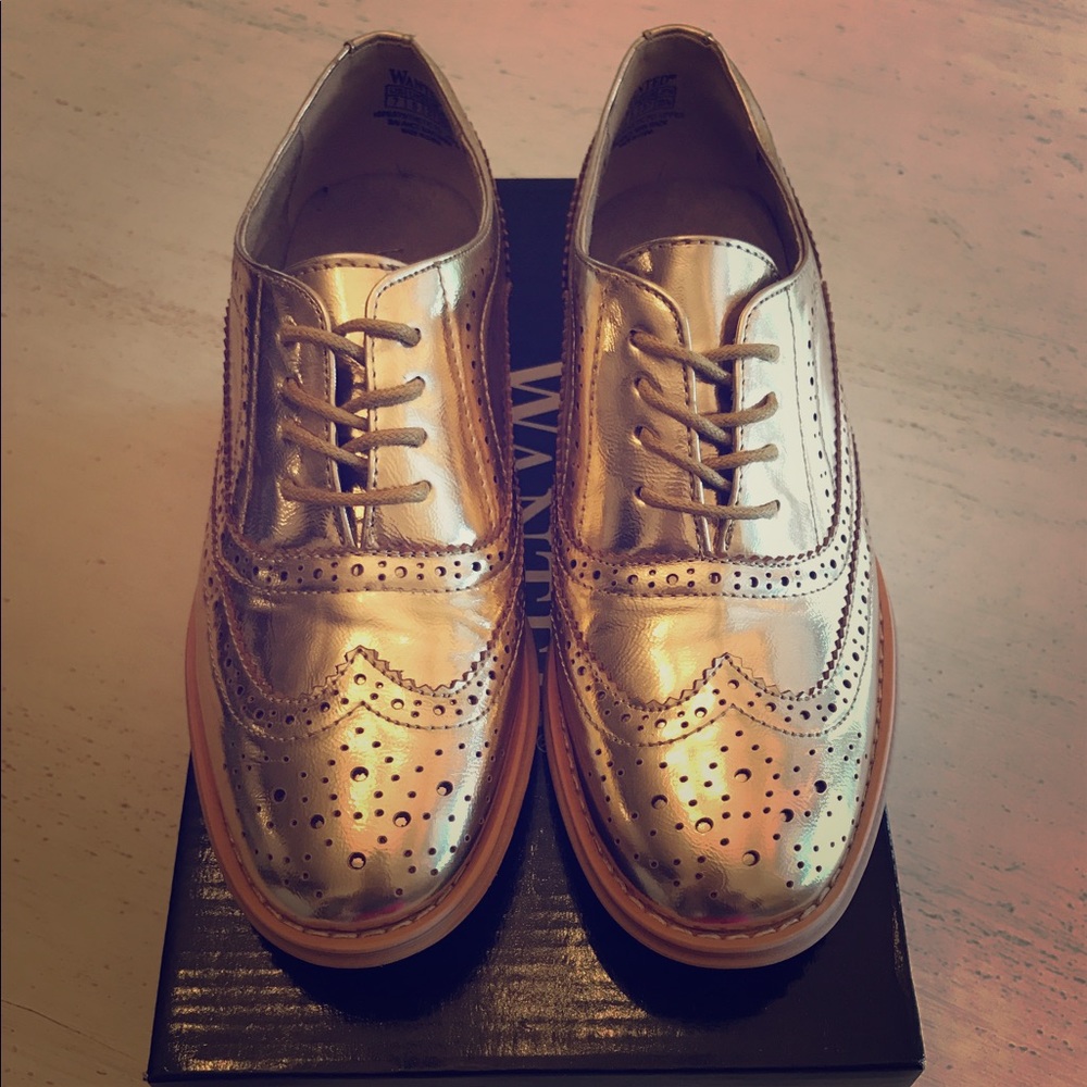 NIB Wanted metallic gold oxfords size 7