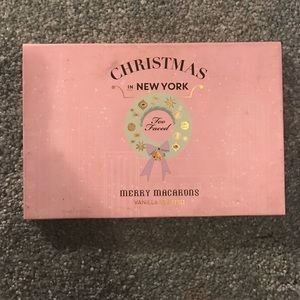 Too faced Christmas palette
