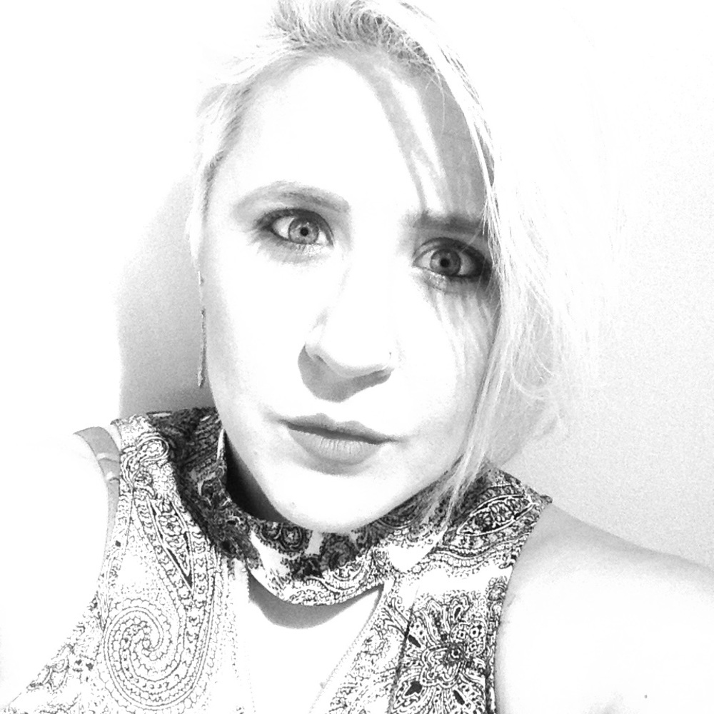 Meet your Posher, Maura