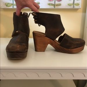Free People Clogs