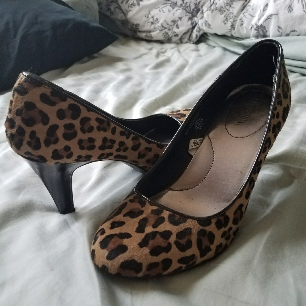 Leopard faux fur heels!