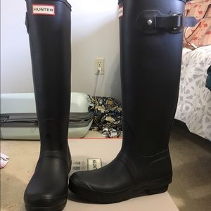 Matte Black Hunter Rainboots