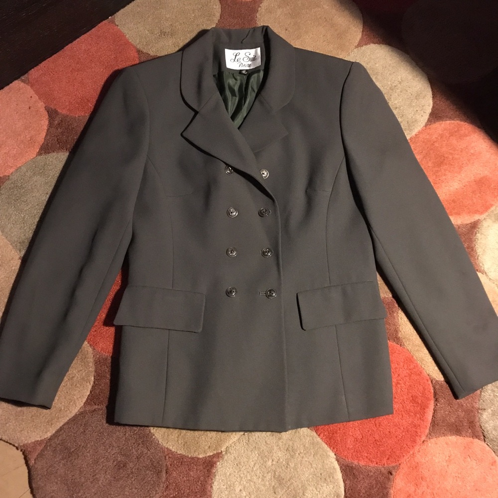 Le suit Lesuit jacket size 6p great for work!